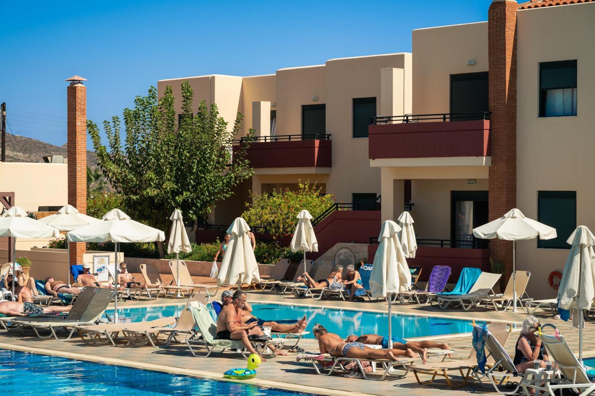 Kambos Village Agia Marina  Exterior photo
